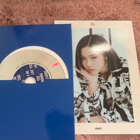 * KPOP* ♥️ Itzy Official Album ´<it’z me>  ´ ♥️- No Photoca… - Picture 3 of 3